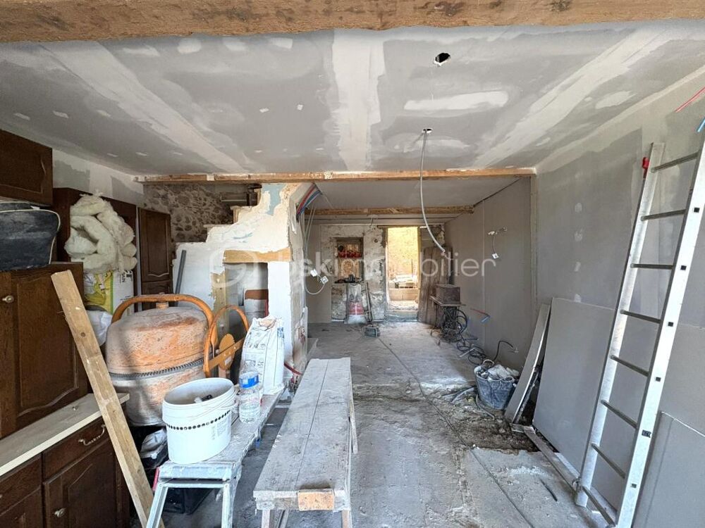 Caunes-Minervois  Maison 88 m² à finir de rénover  4 chambres + cour