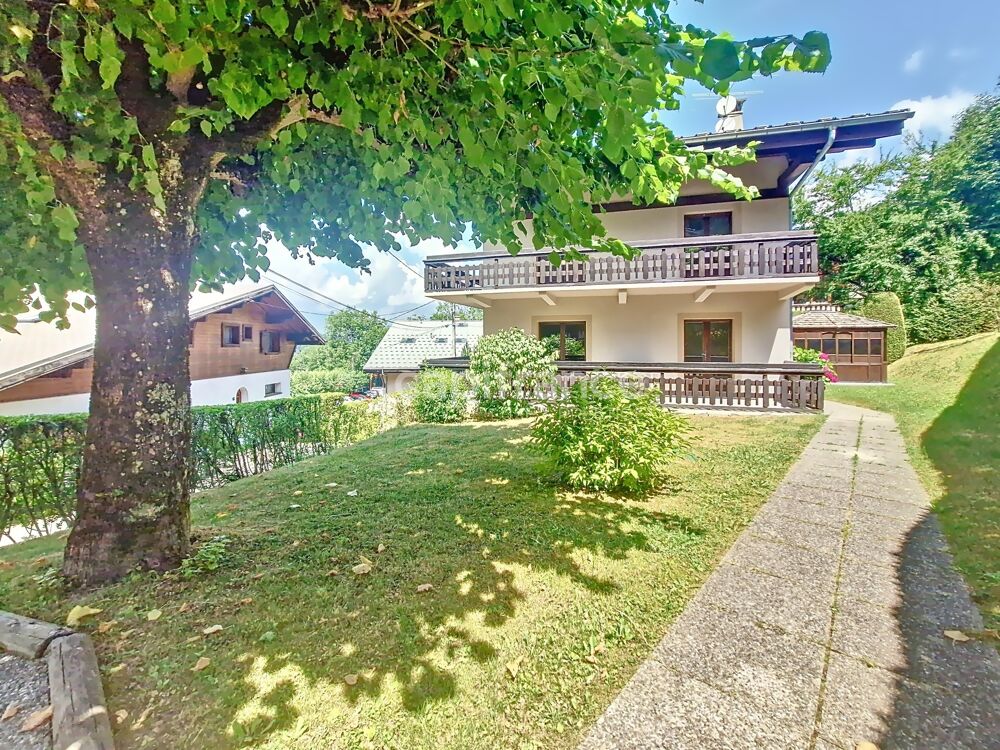 Chalet de caractère avec 3 appartements et spa, à deux pas du centre de Saint-Gervais