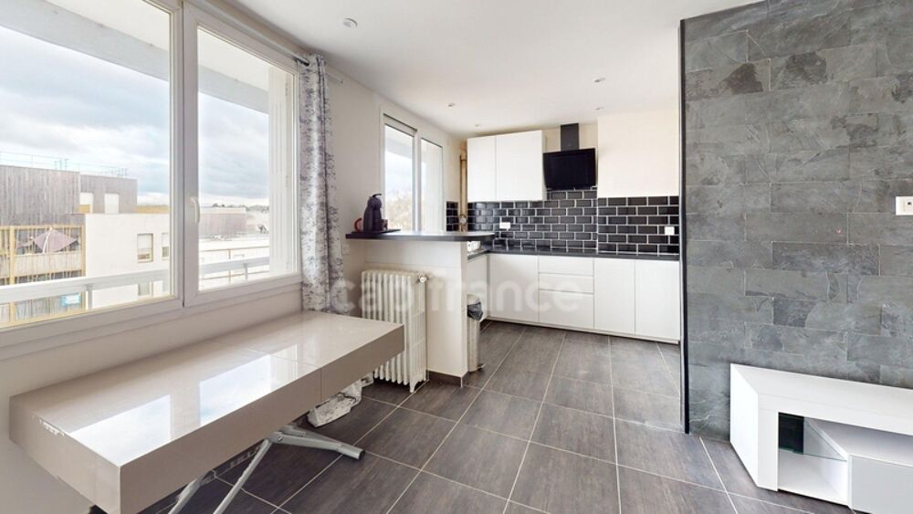 Appartement 4 pièces rénové - 3 chambres - 2 balcons - Gare RER D à pied
