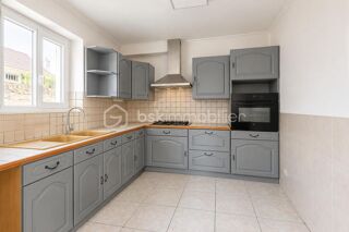 Vente Maison Maison en pierre de 104 m² avec cour et accès véhicule Bethisy saint martin