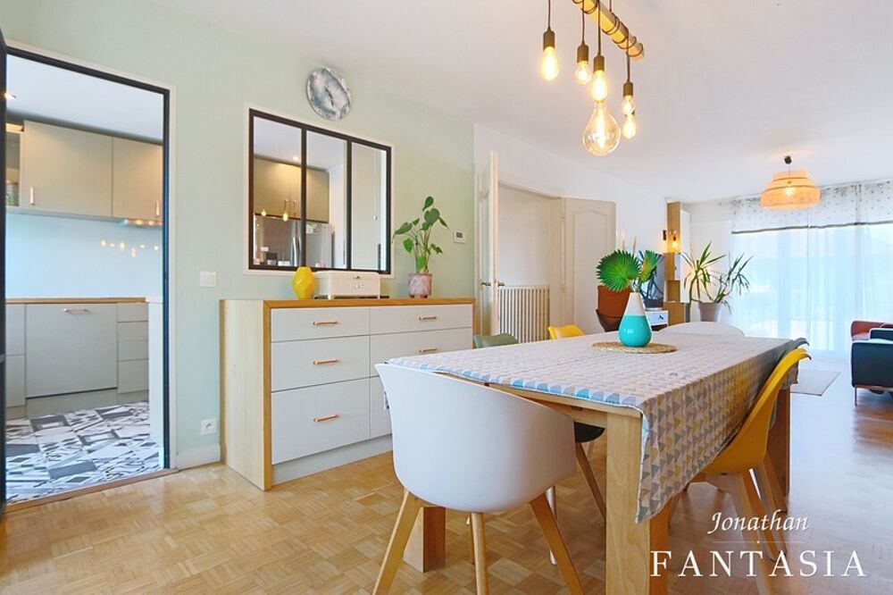 LA MAXE  Maison familiale de 230 m² au sol avec piscine chauffée et généreux espaces extérieurs
