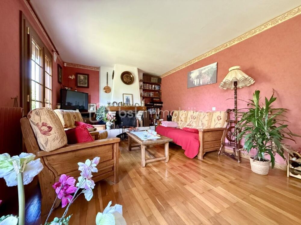 MAISON INDIVIDUELLE DE PLAIN PIED - GARAGE ET JARDIN PROCHE COMMERCES ET CHU