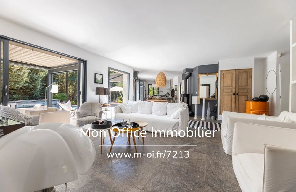 Vente Maison Référence : 7213-YAN. - Maison contemporaine de plein pied -4 pièces- jardin-piscine Aix en provence