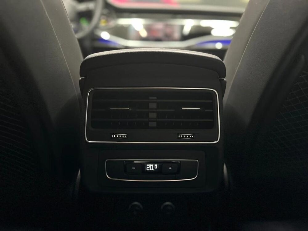 Q8 3.0 60-TFSI E V6 HYBRID QUATTRO S-line - PACK CARBON CAMERA 2024 occasion 73000 Chambery
