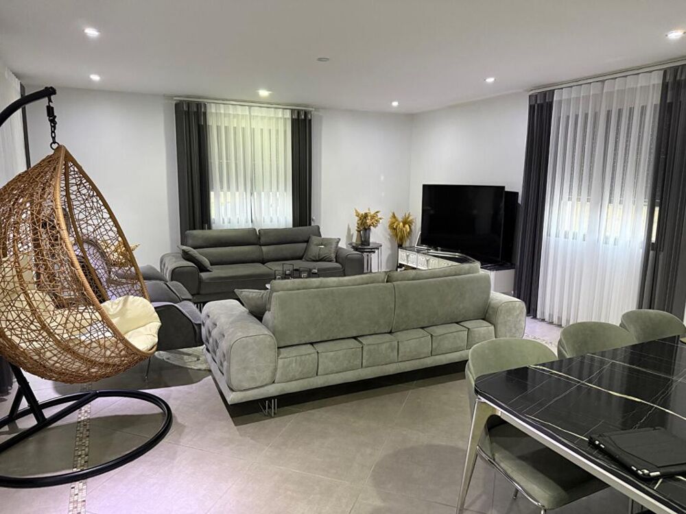 Maison récente de 2015 à Allériot 7 pièce(s) 150 m2 DPE B GES A