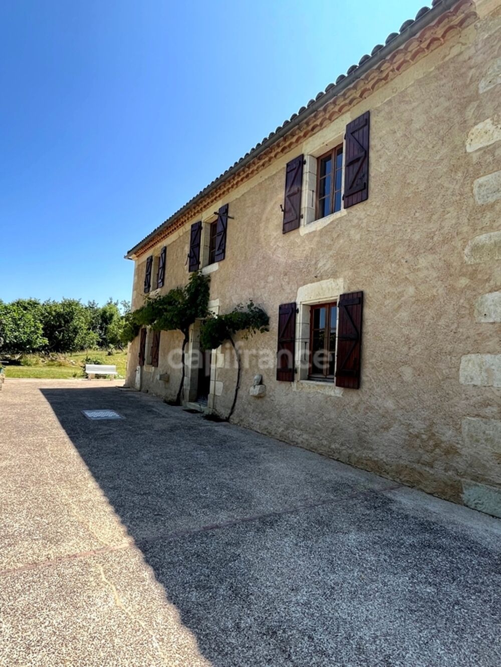 Jolie maison de campagne (320 m2, 9 pièces, 5 chambres) à vendre, sur terrain de 8500 m2, à dix minutes d'Auch (32)