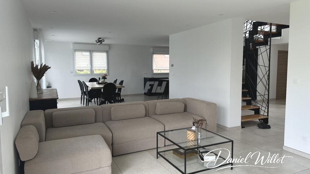 Maison 6 pièces / 179 m² / 432 000 EUR / BUGNICOURT