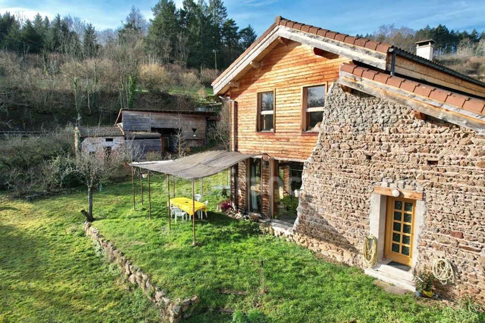 MAISON DE 220 M2, RÉNOVÉE EN 2014, TERRAIN DE 6 HA, 4 CHAMBRES, SALLE DE JEUX, 3 PUITS, ÉTANG, ASSAINISSEMENT AUX NORMES À VENIR