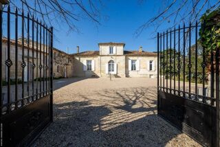  Maison à vendre 15 + pièces 540 m²