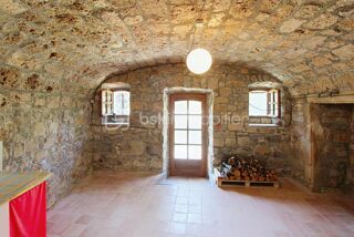  Propriété/château à vendre 8 pièces 220 m²