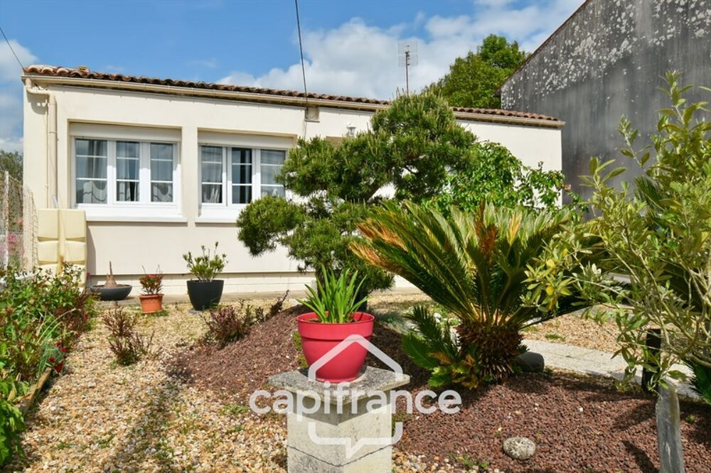 Maison à vendre de plain pied 5 pièces SAINT JEAN D'ANGELY (17) sur une parcelle de 1012m²