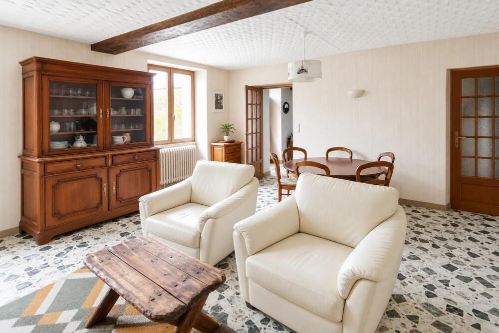 Ferme de 294 m² avec dépendances à Moisy