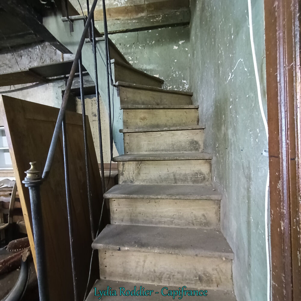 Maison à colombage - 240 m2 à rénover sur 5 niveaux à Maringues-63350