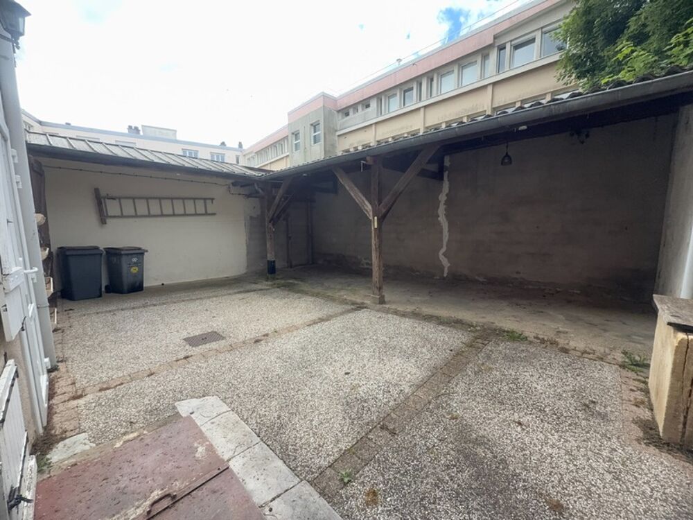 Maison en pierre de 160 m2 à rénover - Gray (70100)