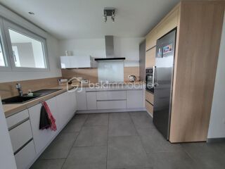  Maison  vendre 6 pices 135 m