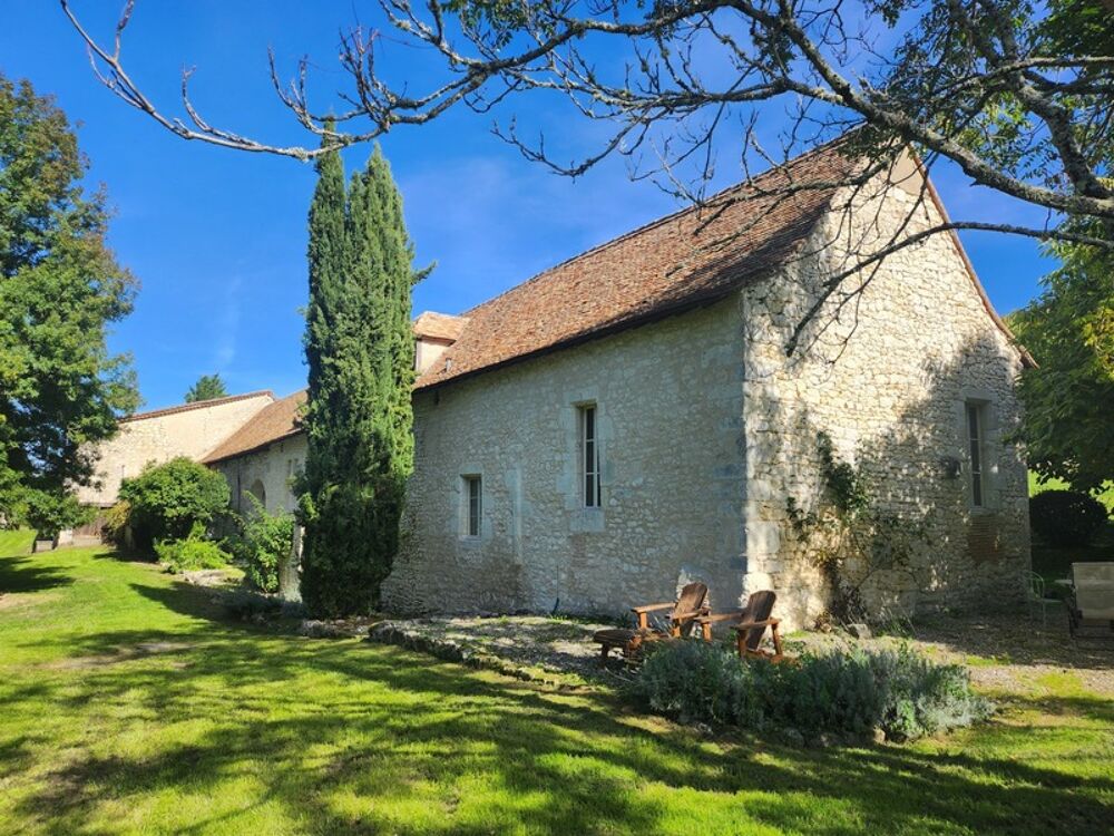 Belle propriété historique en pierre avec parc arboré - Dépendances et piscine - à vendre - proche de CASTILLONNES (47)