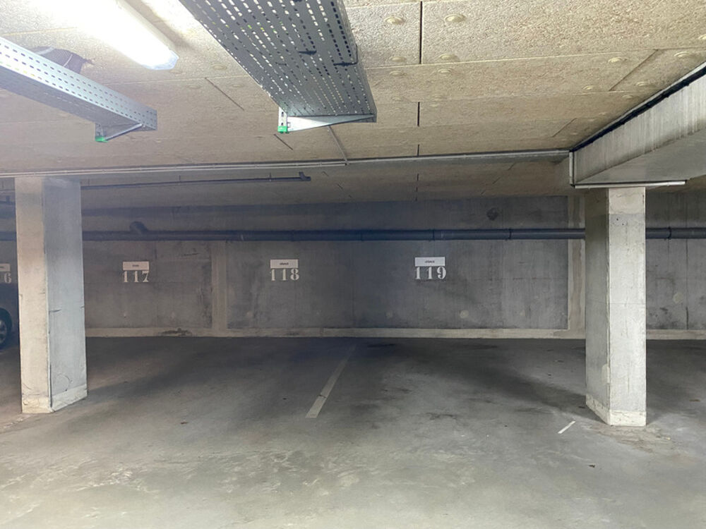   Local/bureau à vendre ROUBAIX (59) Eurotéléport, Mac-Arthur GLEN:,16 à 24 bureaux totalisant 637m2+6 parkings, Possibilté 13 Roubaix