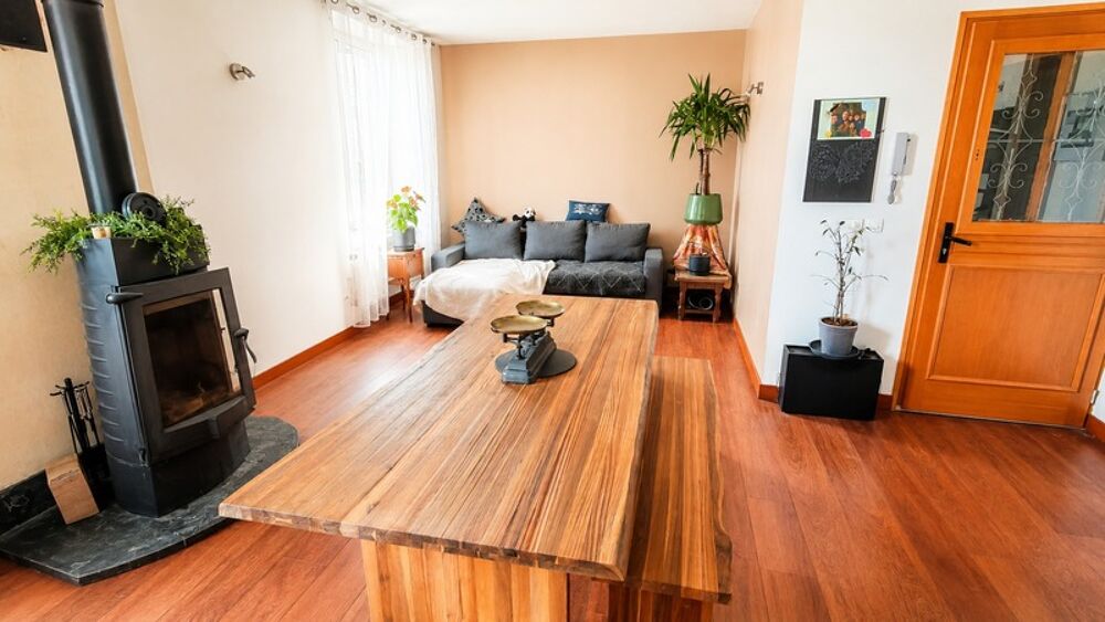Duplex T3 lumineux avec espace bureau  Dernier étage  Faibles charges  Centre-ville