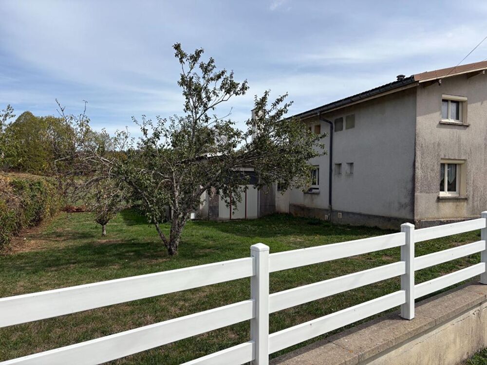 Vente Maison Maison  5 pièces103 m2 + 75m² d'annexes Etival