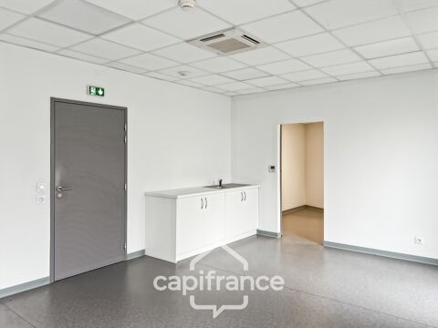 Local professionnel 30 M&sup2; P&ocirc;le m&eacute;dical de Castelculier COLOCATION POSSIBLE 570 47240 Castelculier