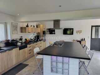  Maison � vendre 10 pi�ces 242 m�