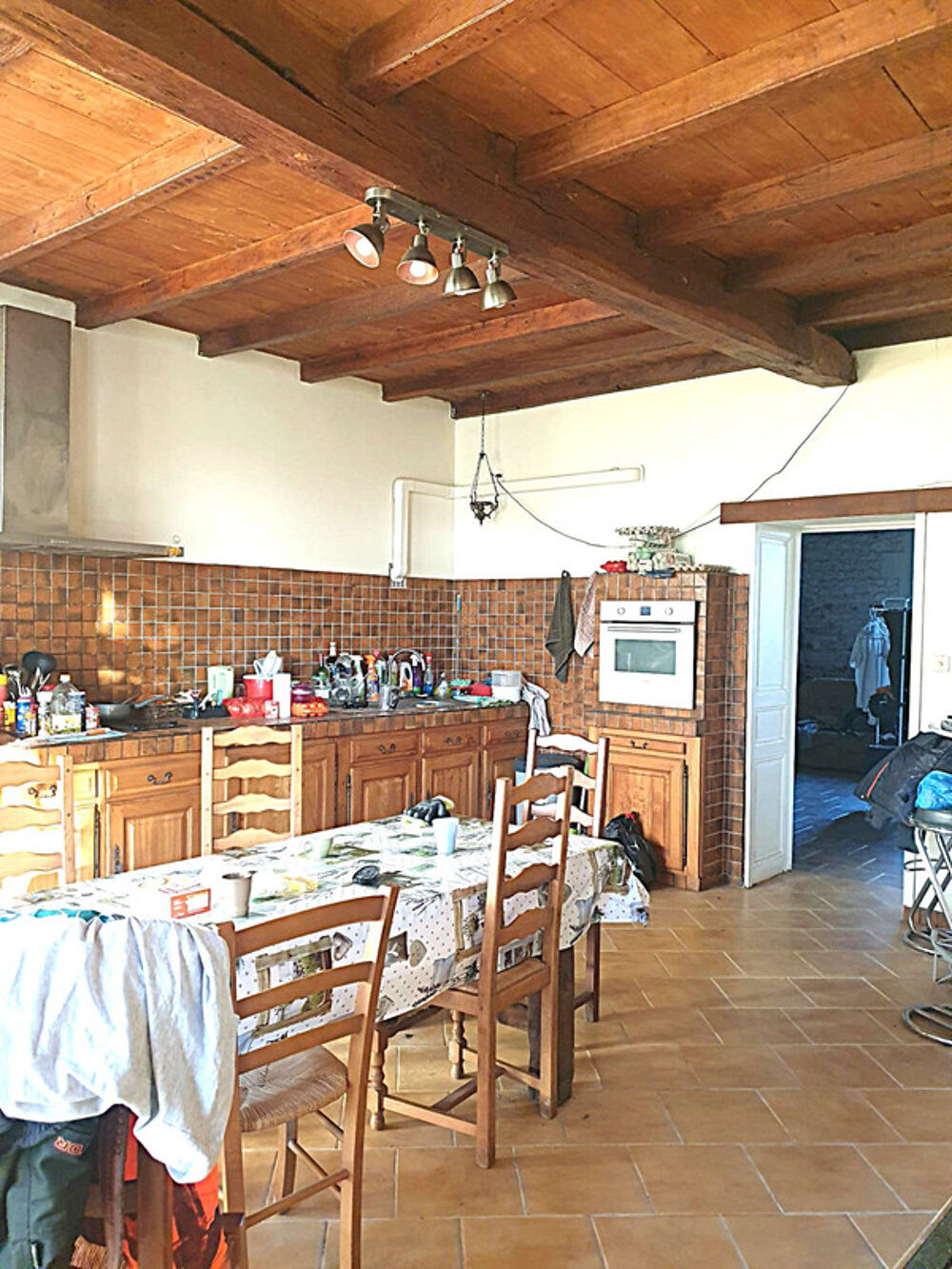 Vente Maison Maison de 400 m² habitables à vendre, proche Barbezieux (16), dépendances d'environ 1 000 m², terrain de 12 000 m² !!! Barbezieux saint hilaire