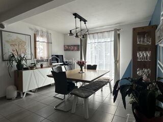  Maison à louer 6 pièces 137 m²