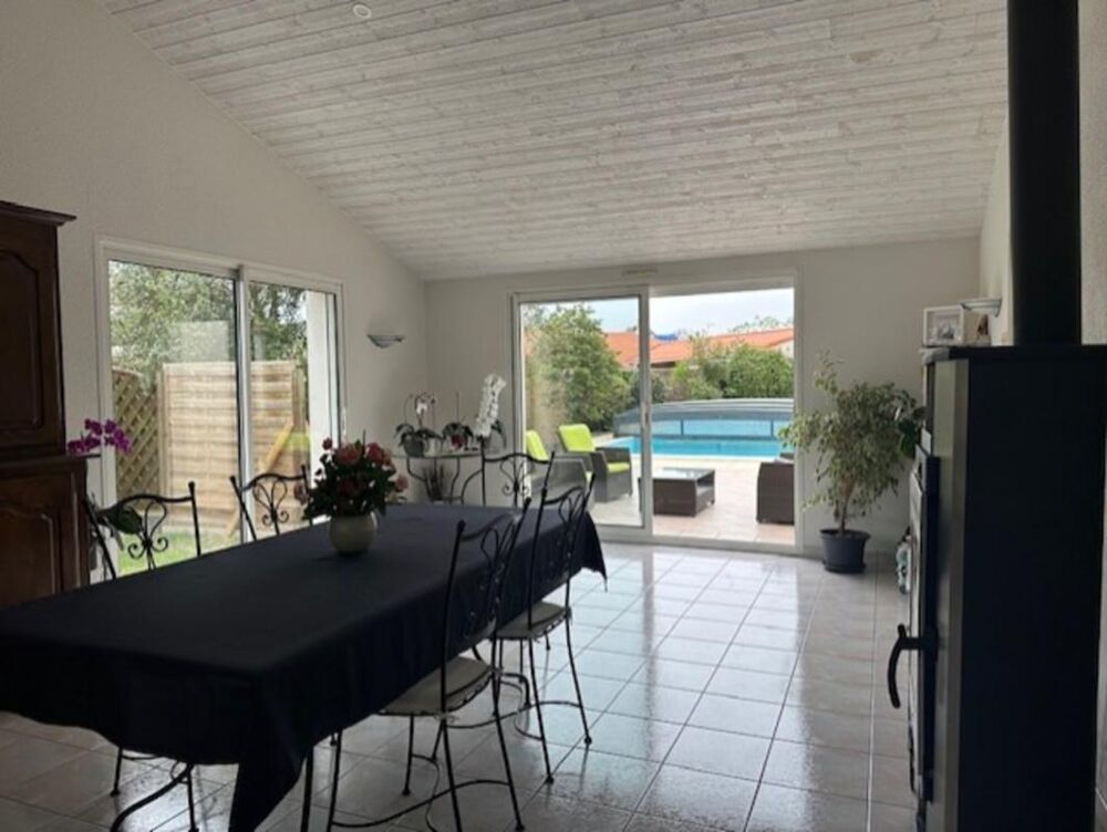 AUBIGNY LES CLOUZEAUX, maison d'architecte 180 m², 5 chambres, 1180 m² terrain clos
