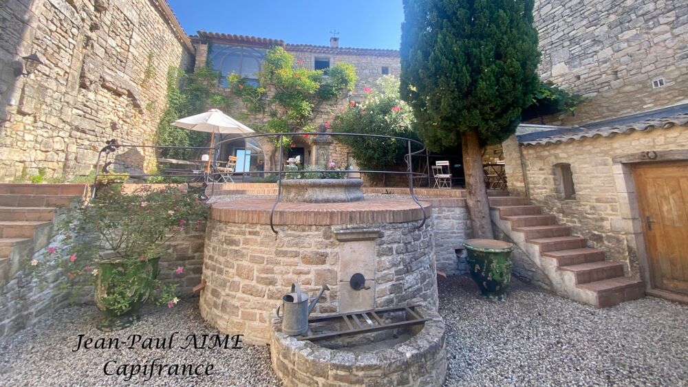 Demeure en pierre du XVIIe siècle avec vue imprenable sur les coteaux de lArdèche  Issirac