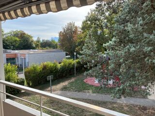  Appartement à louer 3 pièces 77 m²