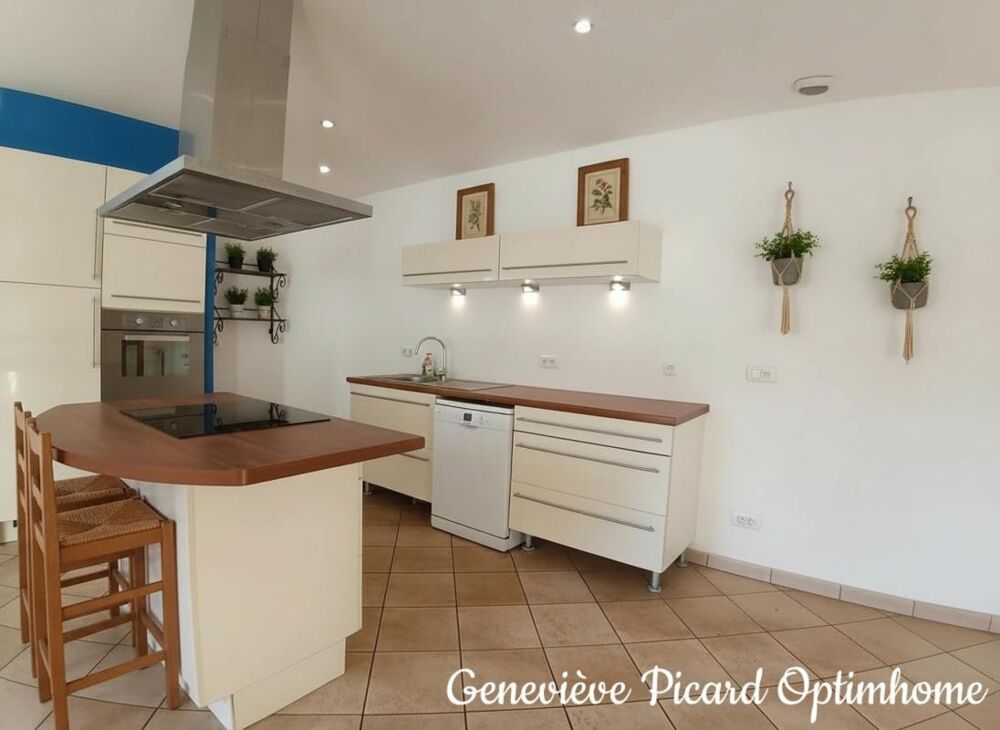 Vente Maison Maison de caractère en pierre de 189 m² - 5 chambres, dépendance et cour en cœur de bourg Saint gerand