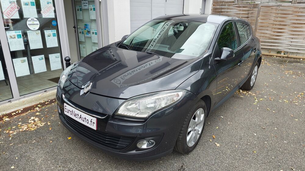 M&eacute;gane 1,6 L 110 CV EXPRESSION 5 PORTES 2012 occasion 91720 Maisse