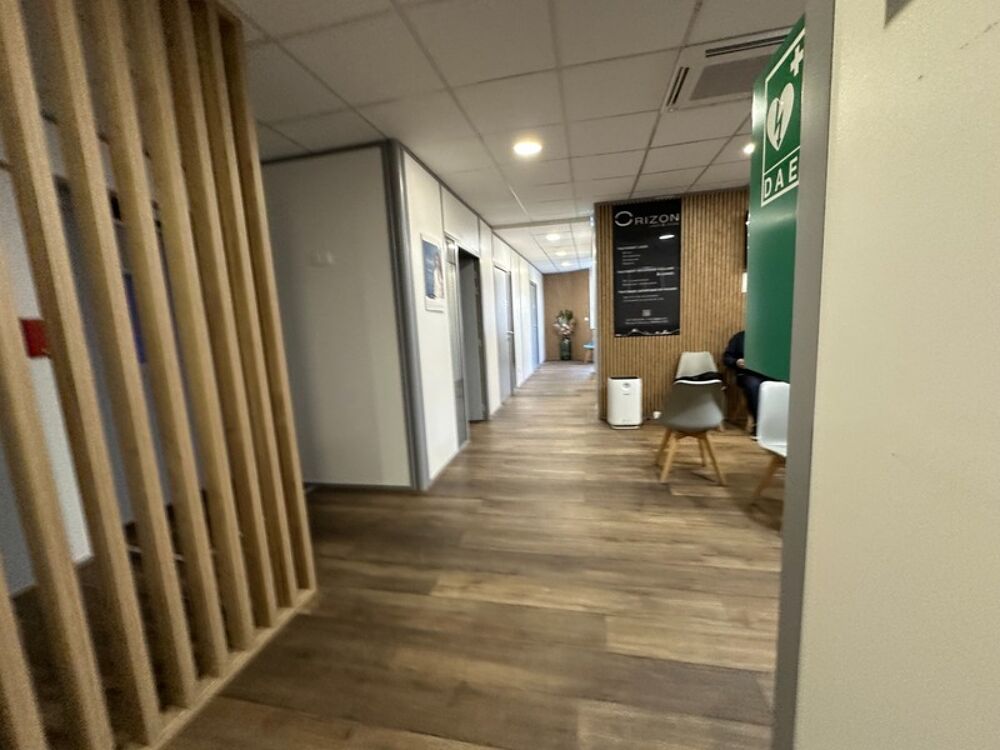   bureaux à louer CHASSE SUR RHONE (38), bureaux de 12m² à louer dans centre médical avec du stationnement et une très belle visib 