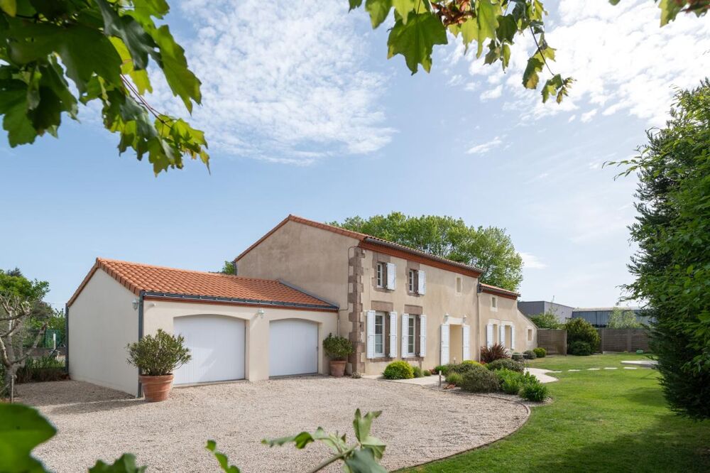 Vente Maison Coût de coeur assuré pour cette bâtisse de caractère rénovée avec goût Beaupreau en mauges
