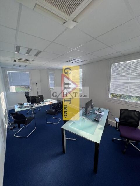 BUREAU 138 M² A LOUER A TREMBLAY-EN-FRANCE 1780 93290 Tremblay en france