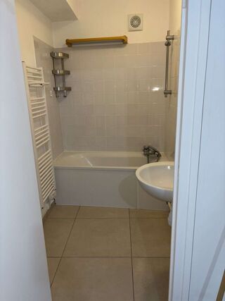  Appartement à louer 2 pièces 60 m²