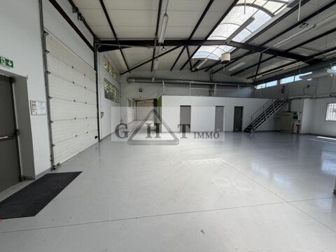   ENTREPOT INDEPENDANT A LOUER 900 M2 A OZOIR LA FERRIERE 