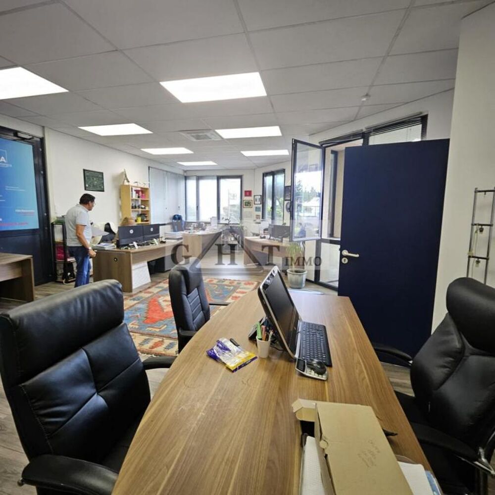   IMMEUBLE DE BUREAUX A VENDRE 290m2 CRETEIL EUROPARC 