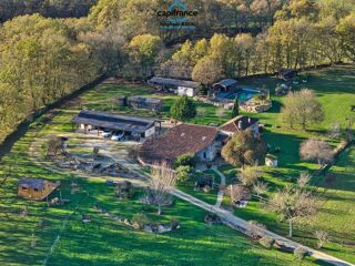  Propriété/château à vendre 8 pièces 220 m²