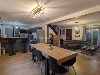 Vente Maison Visseiche – Maison familiale de 4 chambres avec jardin clos, beaux volumes et vie de plain-pied La guerche de bretagne