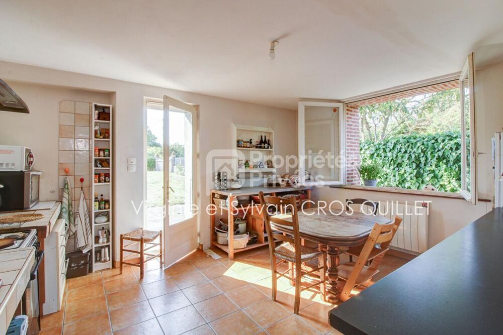 Maison de caractère secteur Lavaur 255 m2 + annexes sur grande parcelle