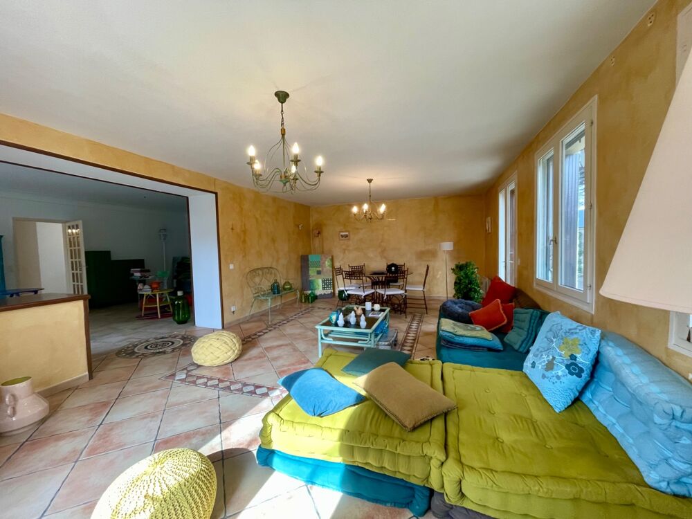 SAINT-SATURNIN-LÈS-APT  Propriété dexception au coeur du Luberon, piscine et tennis privé Terrain de 5800 m²