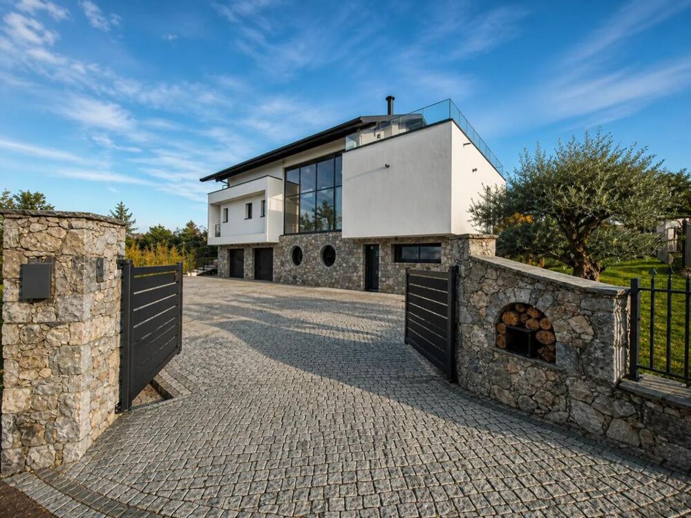 Vente Maison Maison de 8 pièces de 263 m² à Rumilly Rumilly