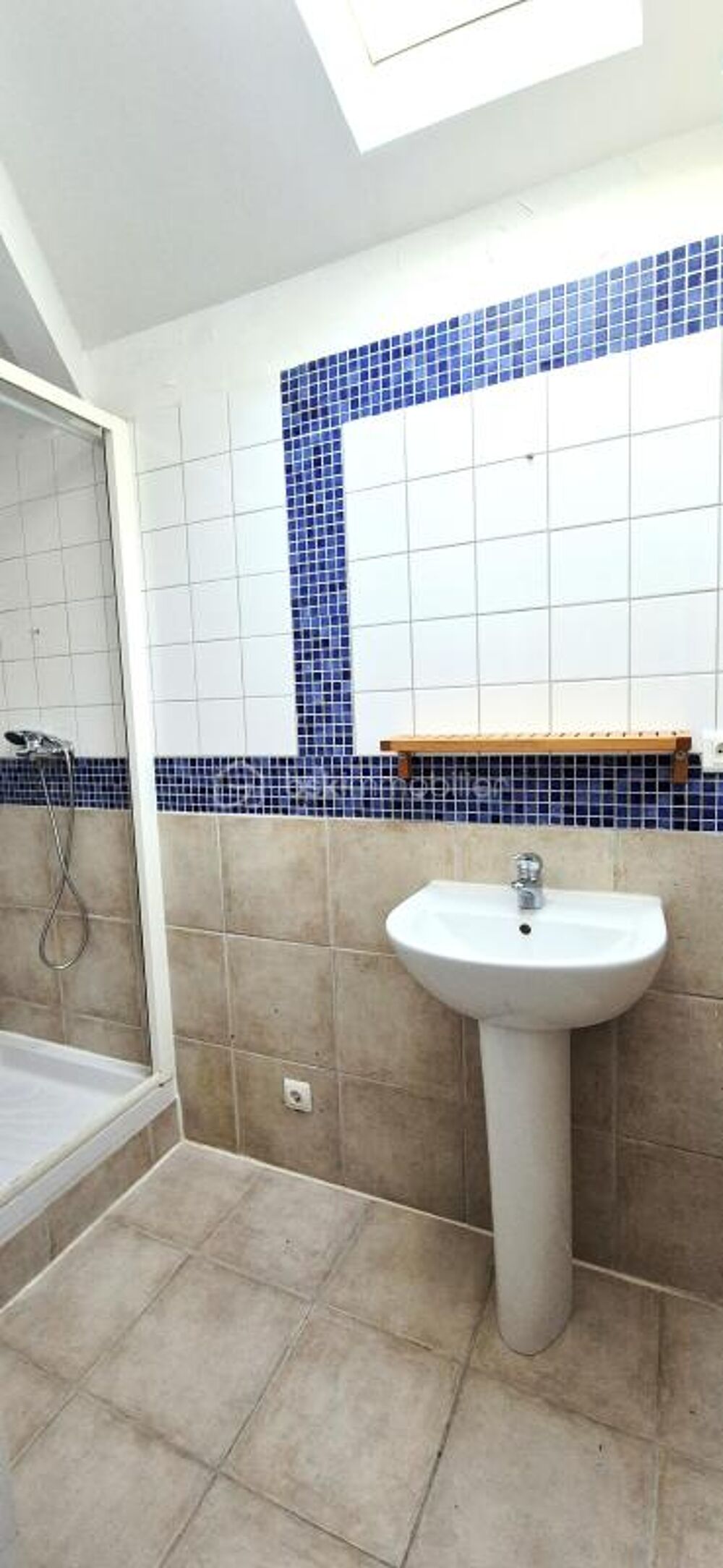 Vente Appartement APPARTEMENT T2 de 45m² en  DERNIER ETAGE--- NEOULES Neoules