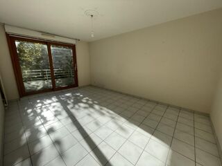  Appartement à louer 2 pièces 44 m²