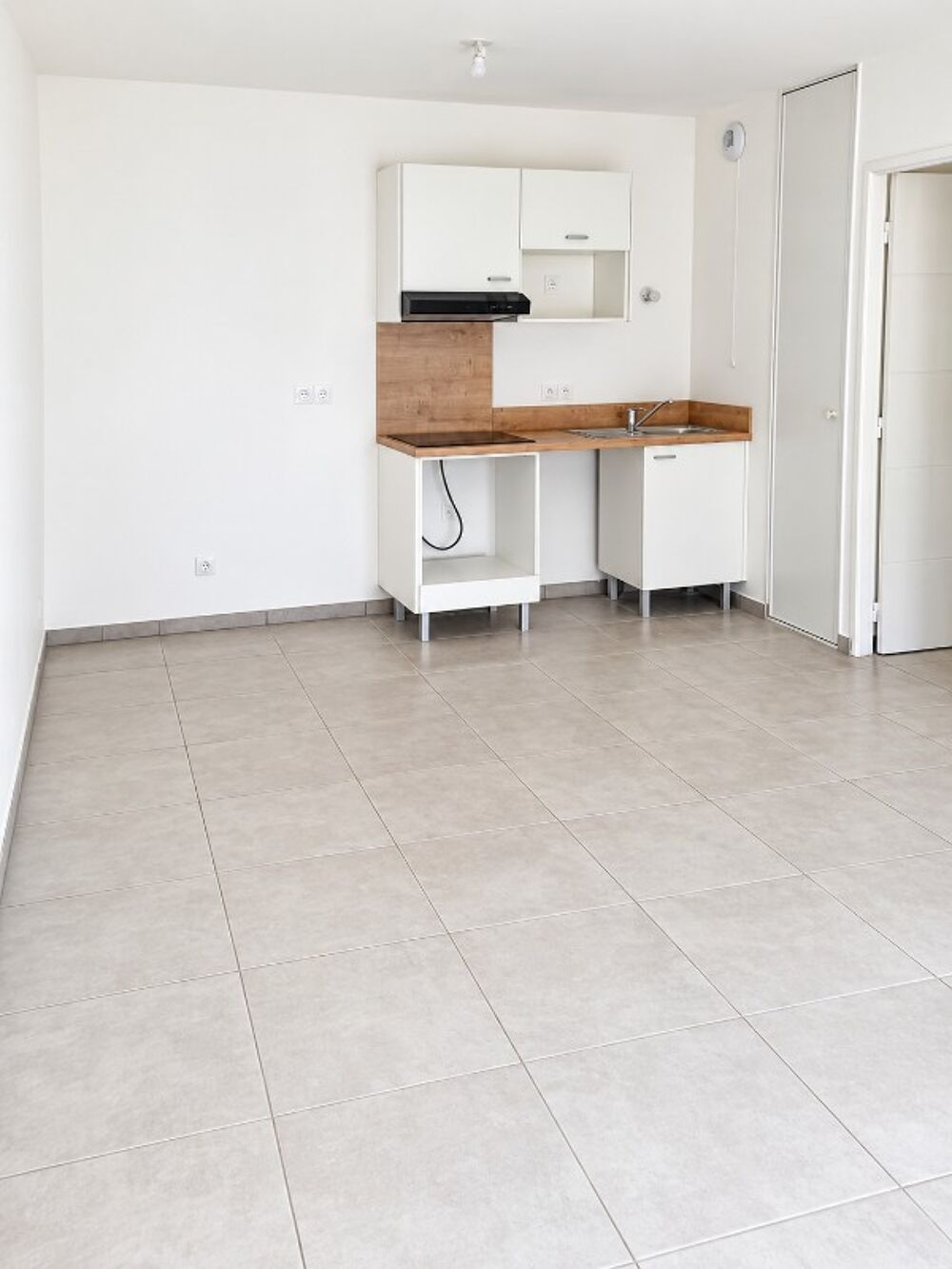 Location Appartement T3 balcon et parking à BRON Bron