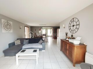  Maison  vendre 8 pices 231 m