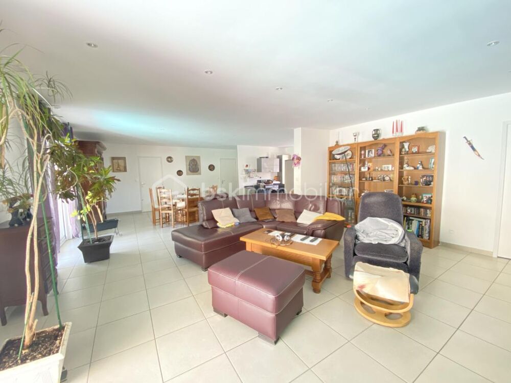 A SAISIR : Maison familiale 4 chambres, 3 salles d'eau, piscine et sauna