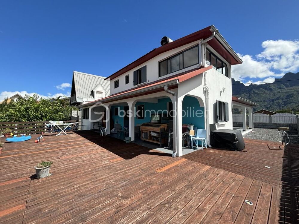 À vendre : Magnifique maison F5 de 2020 dans le cirque de Cilaos, à lîle de La Réunion