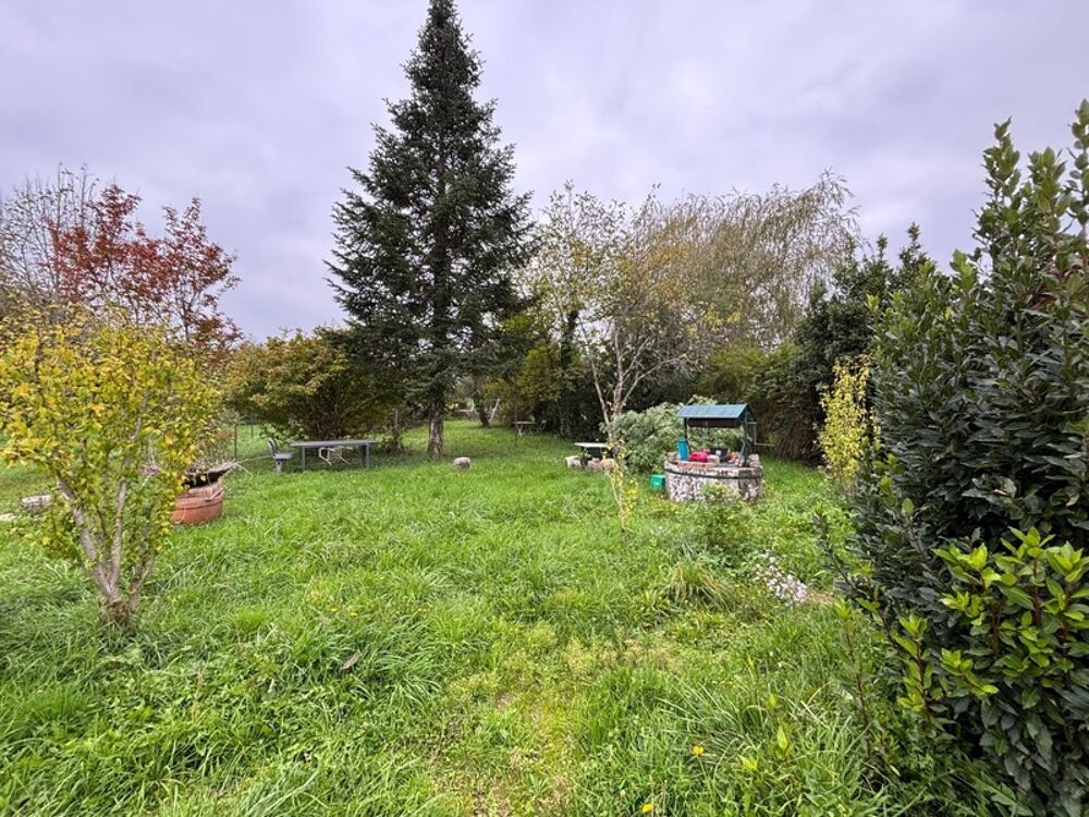 Vente Maison Maison à vendre 5 pièces LA GUERCHE SUR L'AUBOIS (18) La guerche sur l aubois